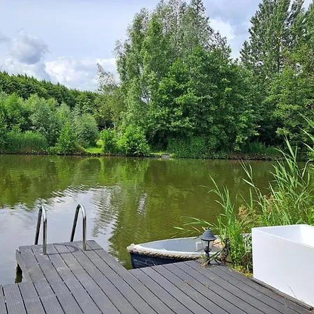 Carafun Met Buitenbad Aan Het Water Chalet *