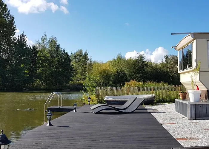 Carafun Aan Het Water Chalet Ooltgensplaat