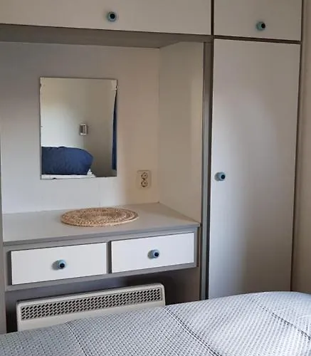 Chalet Carafun Aan Het Water Ooltgensplaat