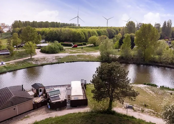 Carafun Aan Het Water Chalet