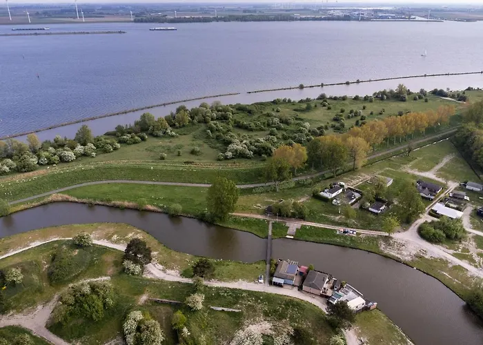 Carafun Aan Het Water Chalet Ooltgensplaat