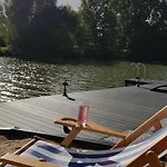 Carafun Aan Het Water *